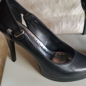 BCBGeneration "Hannah" pumps